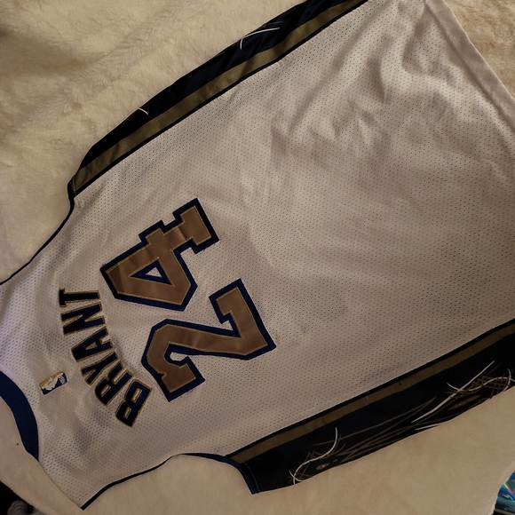 Authentic Official Kobe Bryant vintage #24 jersey - Picture 7 of 8